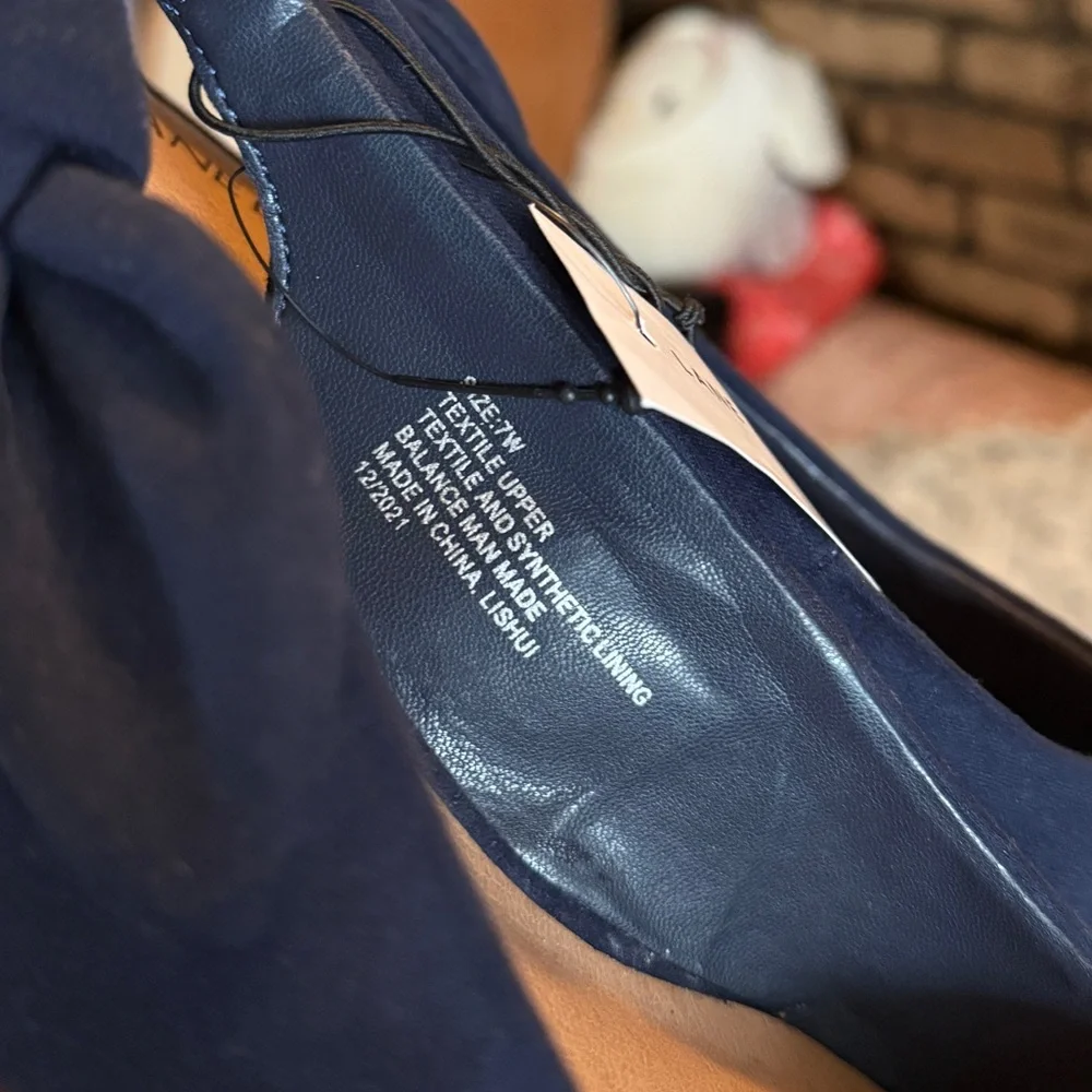 NWT Lane Bryant Blue Faux Suede Slingback Bow Flats Wide Width Size 7W - Picture 4 of 5